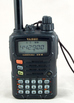 Портативная рация Yaesu VX-6R