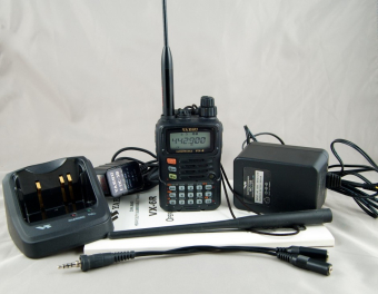 Портативная рация Yaesu VX-6R