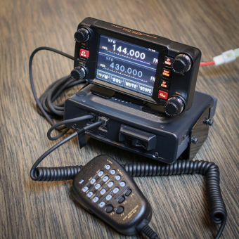 Автомобильная цифровая рация Yaesu FTM-400XDR